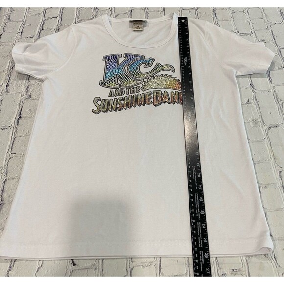 Isaac’s Designs T-Shirt Women's Size M White KC & the Sunshine Band Rhinestone - Picture 6 of 8